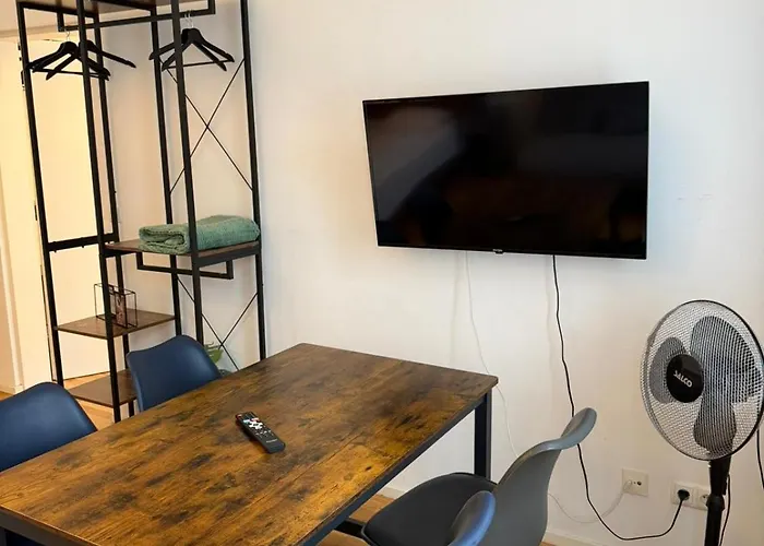 Apartment - Near Metro Station *